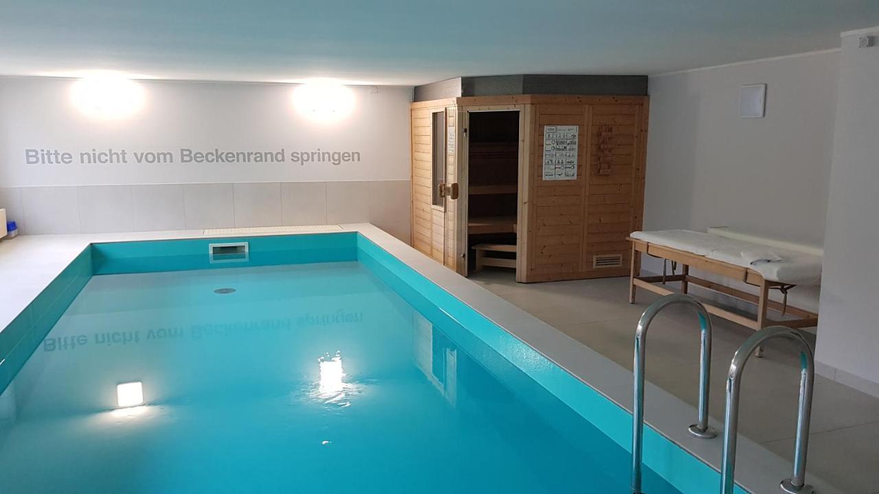 Hotel Kamps Ehrstädt エクステリア 写真